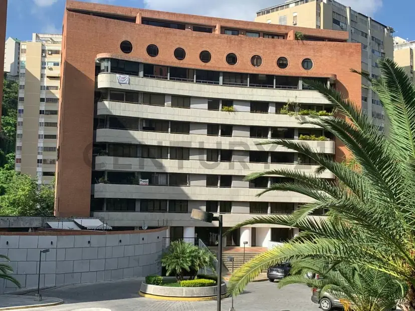 PH de 3 pisos a estrenar, entrando a Lomas de La Alameda