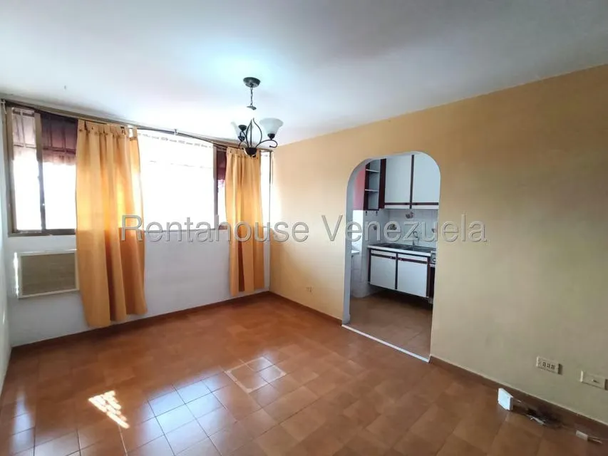 Apartamento (1 Nivel) en Alquiler en Zona Centro, Aragua - 12