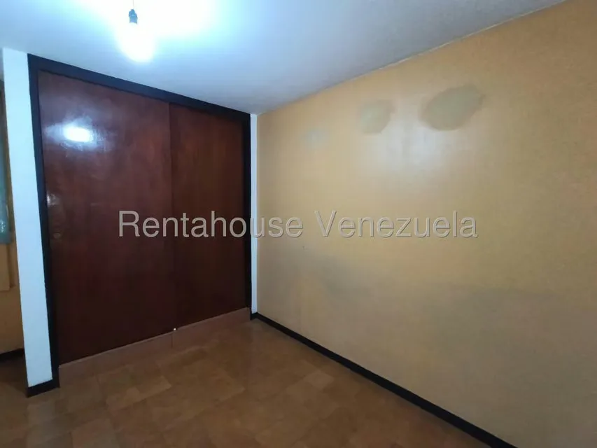 Apartamento (1 Nivel) en Alquiler en Zona Centro, Aragua - 18