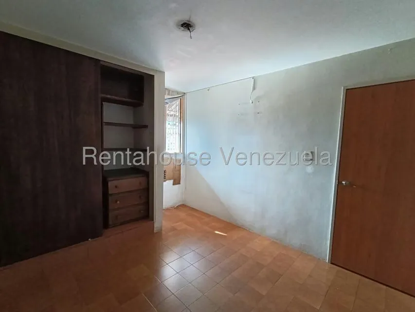 Apartamento (1 Nivel) en Alquiler en Zona Centro, Aragua - 24