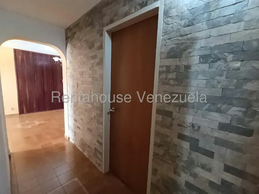 Apartamento (1 Nivel) en Alquiler en Zona Centro, Aragua - 25