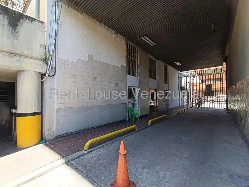 Apartamento (1 Nivel) en Alquiler en Zona Centro, Aragua - 28