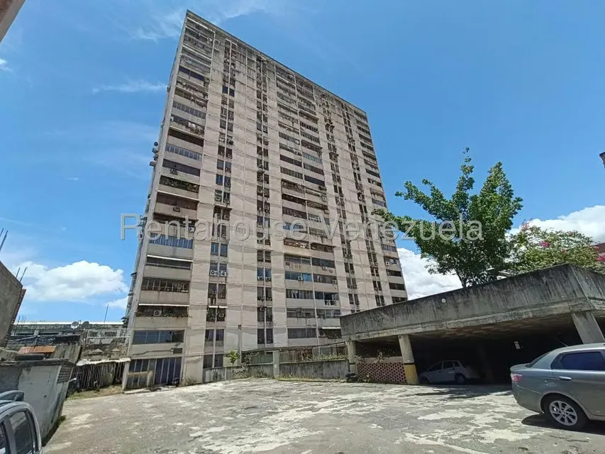 Apartamento (1 Nivel) en Alquiler en Zona Centro, Aragua - 29