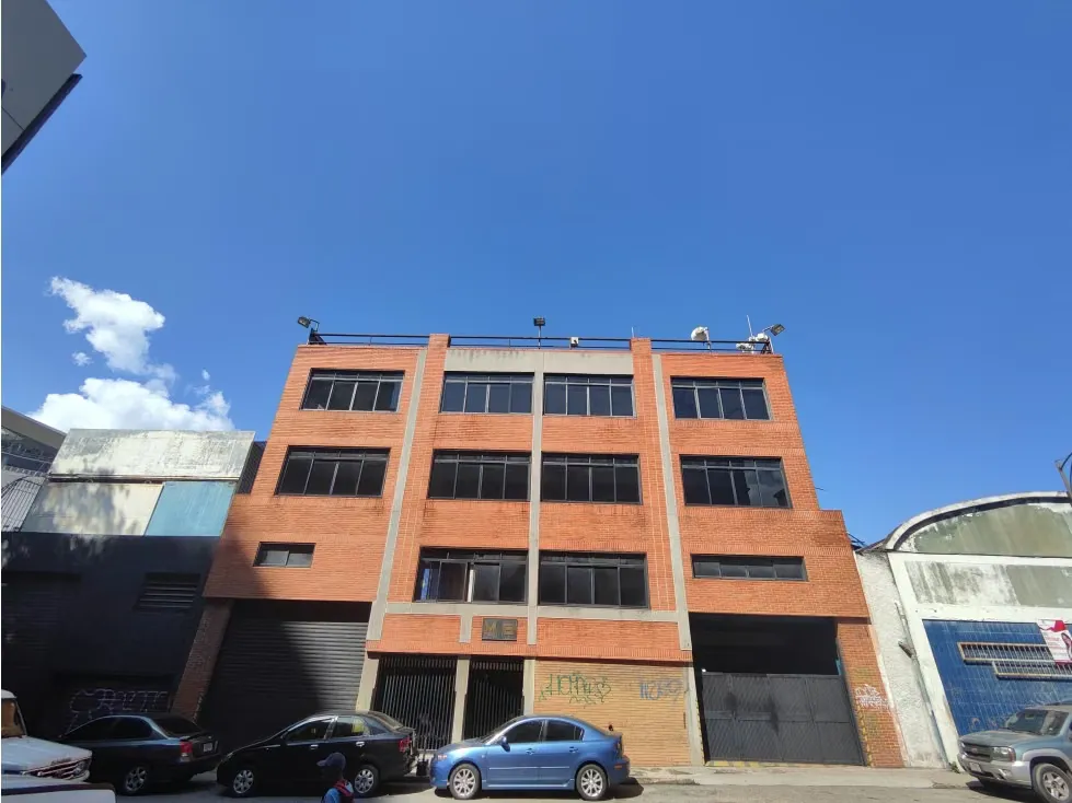 Edificio Industrial en Venta Boleita 3200mts