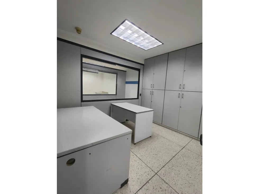 Edificio Industrial en Venta Boleita 3200mts - 5