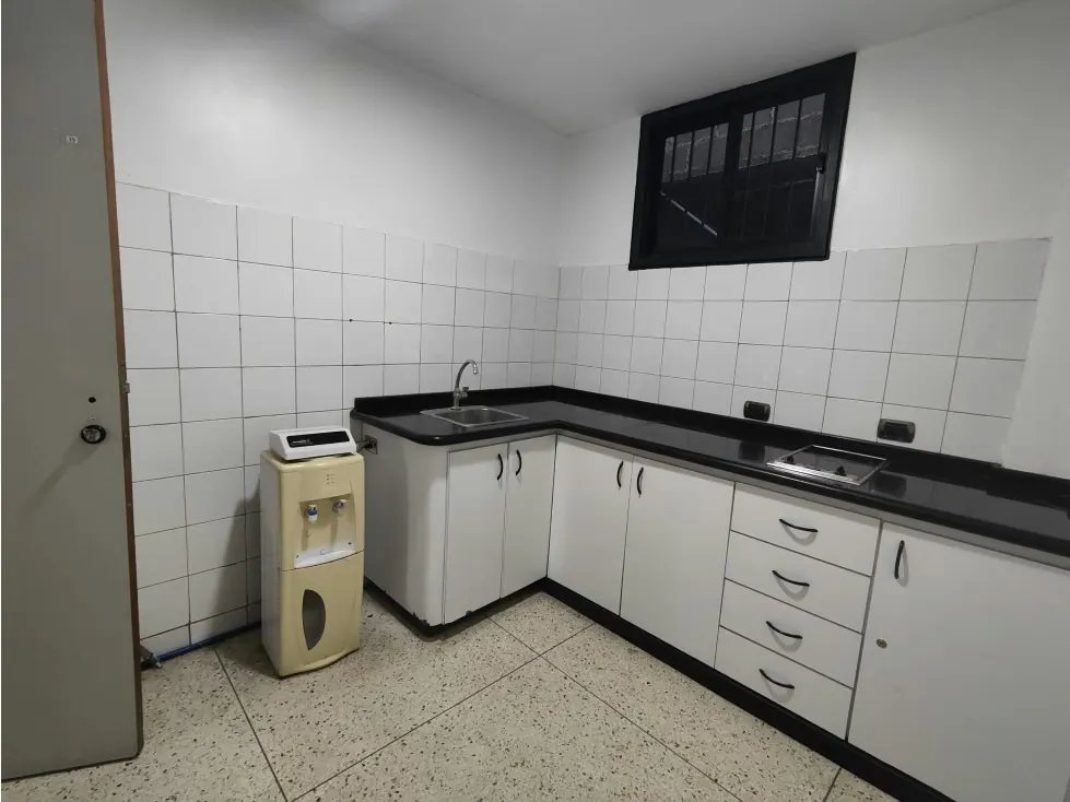 Edificio Industrial en Venta Boleita 3200mts - 10