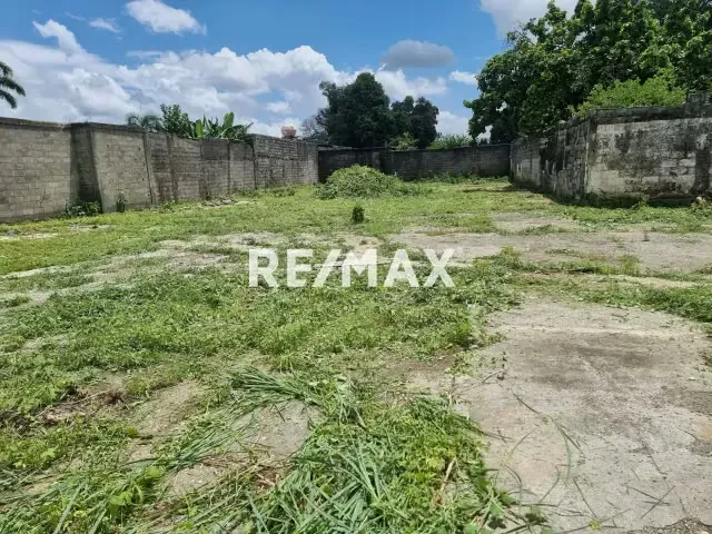 En Venta Céntrico y amplio terreno privado - 5