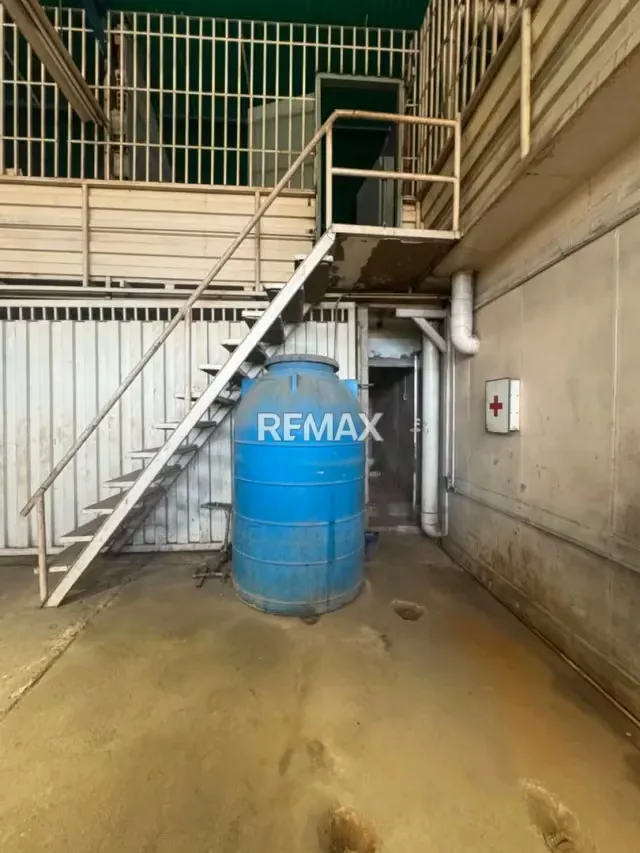 GALPON DE 350MTS EN ALQUILER UBICADO EN BARRIO SUCRE, BARCELONA - 2