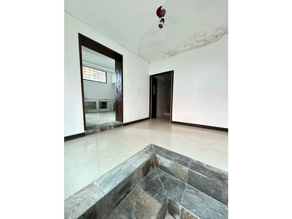 LOCAL COMERCIAL EN ALQUILER 140 M2-URB. EL HATILLO