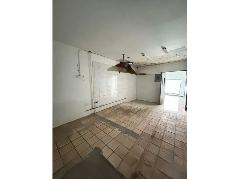 LOCAL COMERCIAL EN ALQUILER 140 M2-URB. EL HATILLO - 14