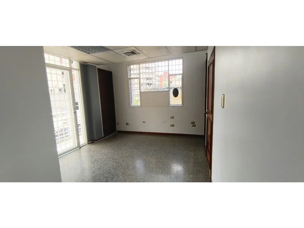 ALQUILER OFICINA CHACAITO DE 92 M2, 2 BAÑOS