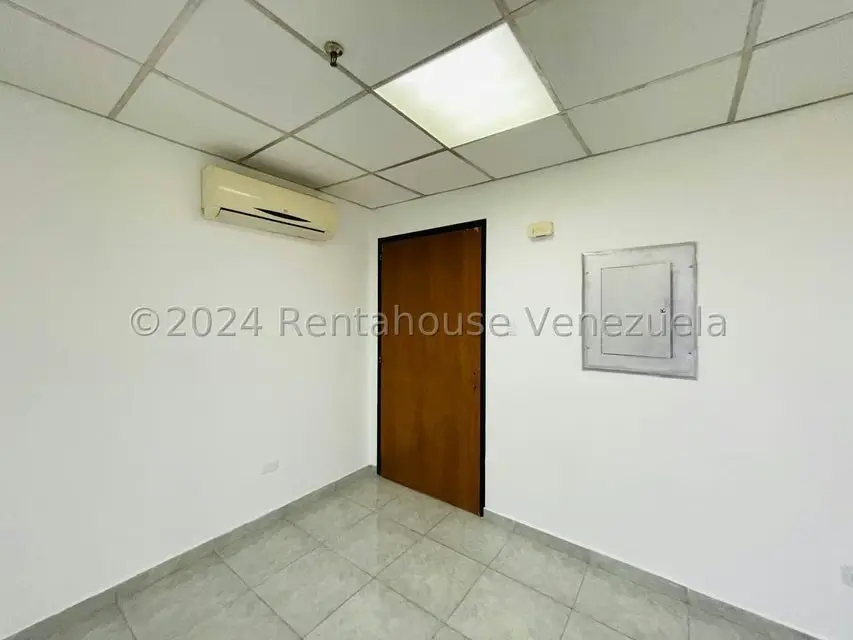 Oficina en Alquiler en Avenida Bolivar, Aragua - 12