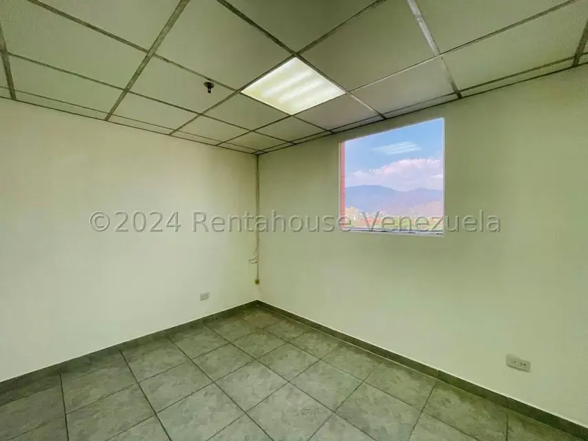 Oficina en Alquiler en Avenida Bolivar, Aragua - 13
