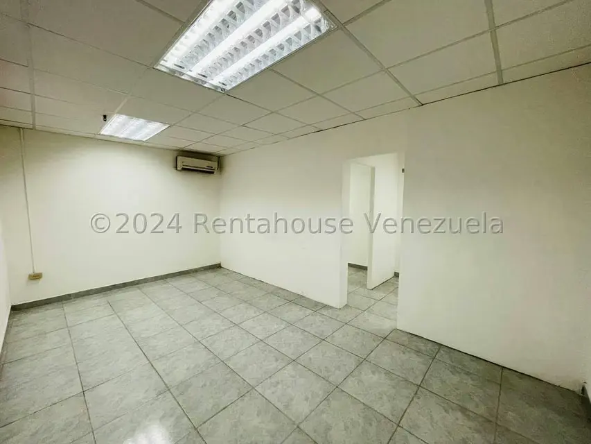 Oficina en Alquiler en Avenida Bolivar, Aragua - 15
