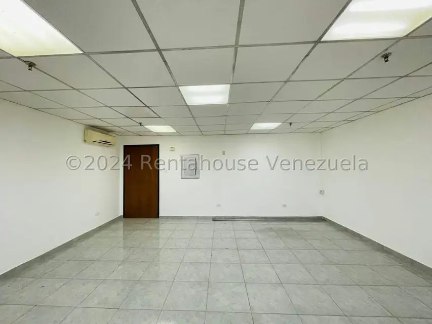 Oficina en Alquiler en Avenida Bolivar, Aragua - 8