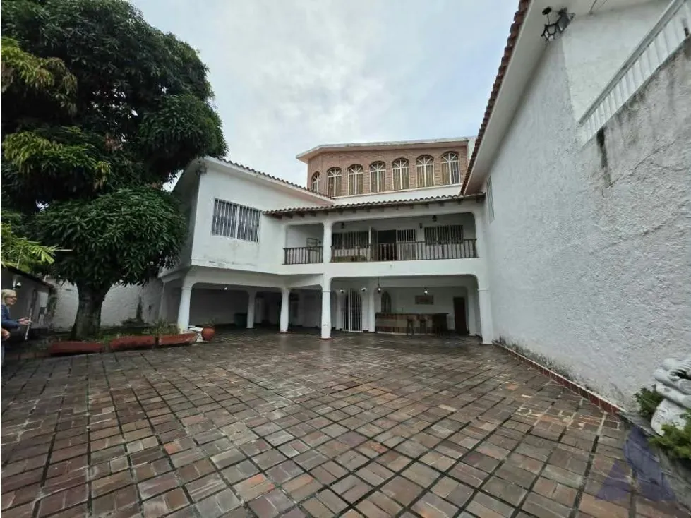 CASA EN VENTA CON ANEXO URB. LAS PALMAS 8H+ S / 8B / 8PE CALLE TRANQU