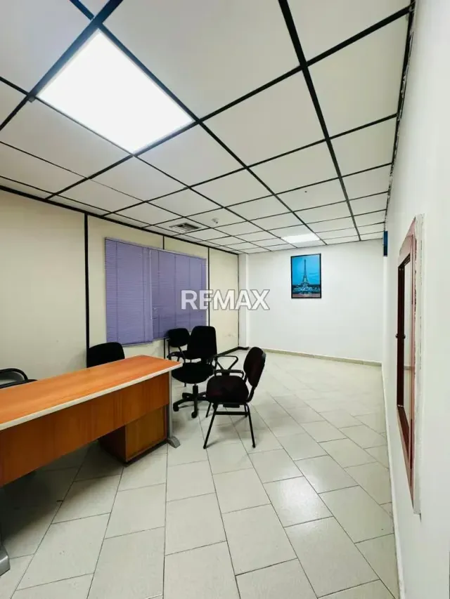 Alquiler de oficina Av. Don Julio Centeno con 700mts aproximadamente - 8