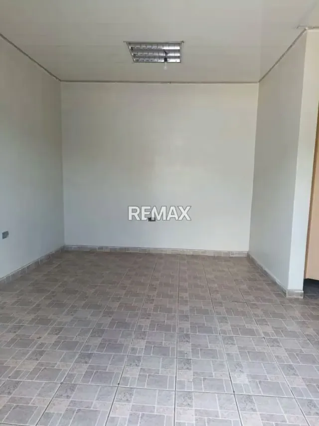 Local en Venta - Anzoátegui - Barcelona. Avenida Juan de Urpin - 8