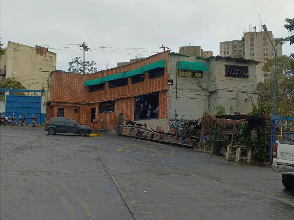 VENTA DE TERRENO, ESTACIONAMIENTO EN LAS MINAS DE BARUTA 4.319 M2 - 18