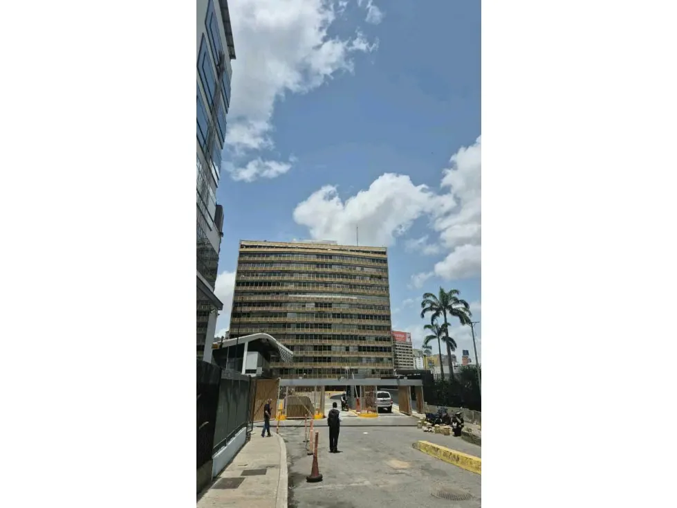 Alquilo cubículos desde 7m2 El Recreo 0440