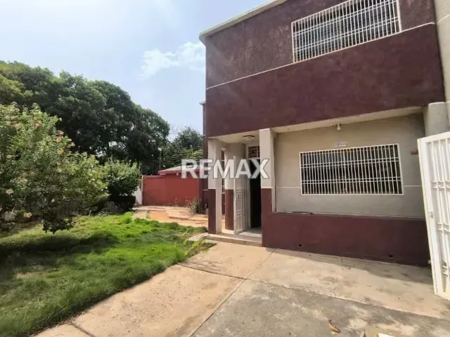CASA EN VENTA URBANIZACIÓN IRAMA - 2