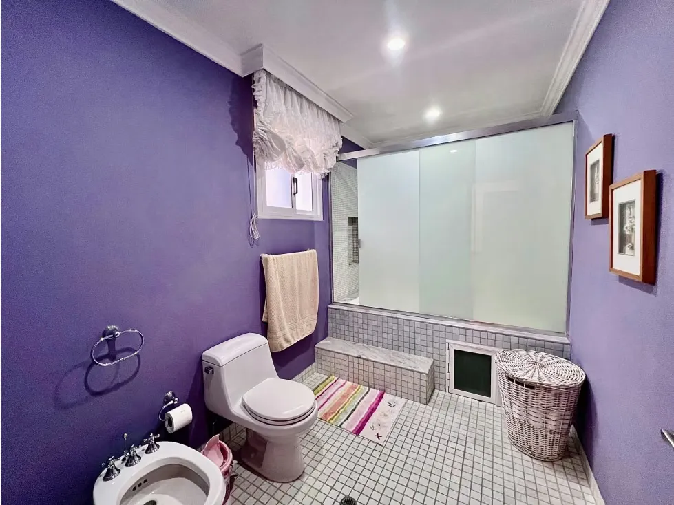 CASA ESTILO CONTEMPORANEO EN LOMAS DE LA LAGUNITA 636,30 M2 C. - 14