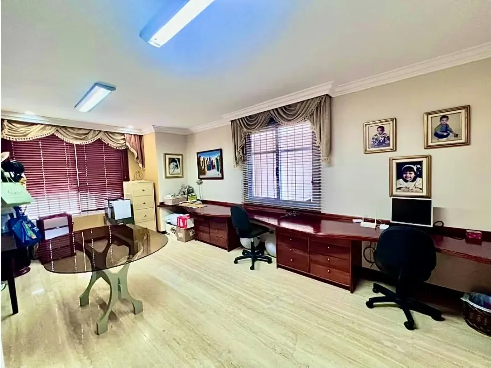 CASA ESTILO CONTEMPORANEO EN LOMAS DE LA LAGUNITA 636,30 M2 C. - 19