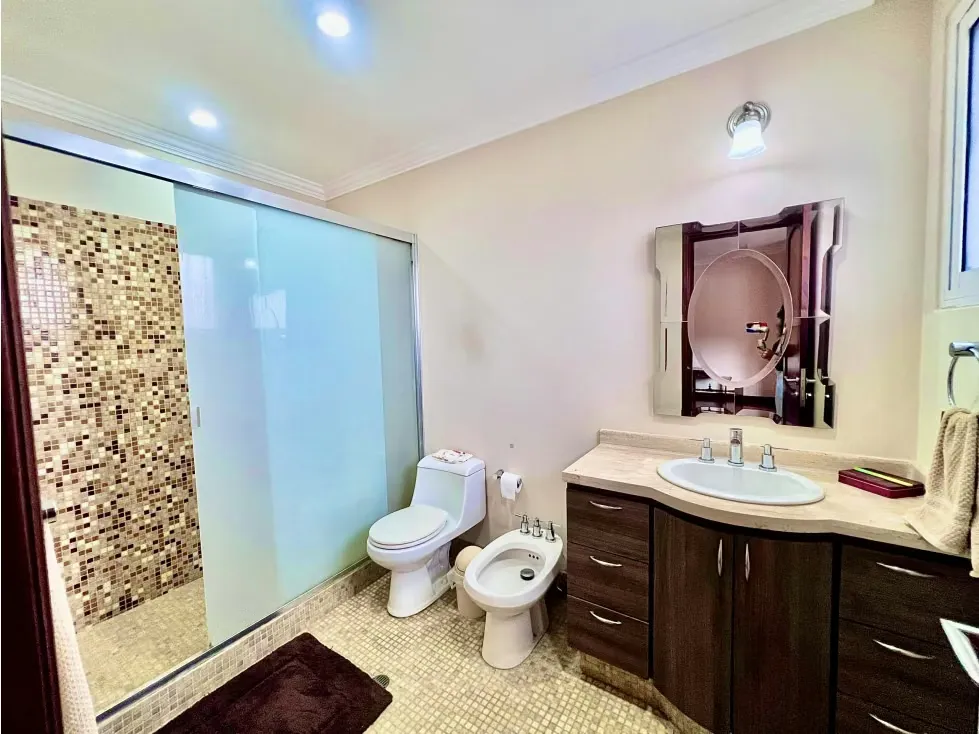 CASA ESTILO CONTEMPORANEO EN LOMAS DE LA LAGUNITA 636,30 M2 C. - 9