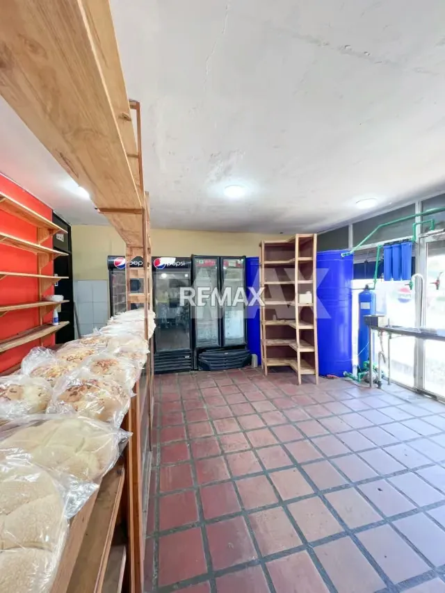 Local en venta en avenida principal del Sector Negro Primero, San Francisco - 5