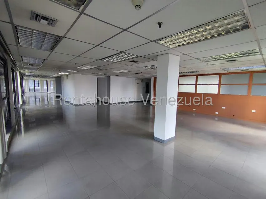 Local Comercial en Alquiler en Plaza Venezuela, Distrito Metropolitano - 13