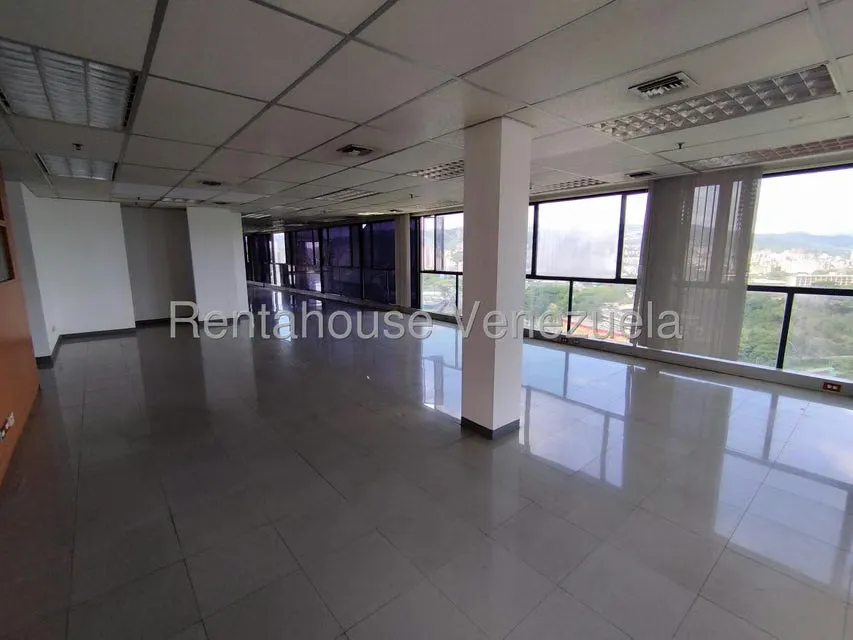 Local Comercial en Alquiler en Plaza Venezuela, Distrito Metropolitano - 21