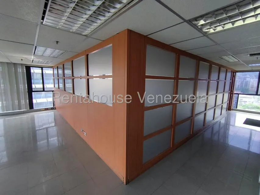 Local Comercial en Alquiler en Plaza Venezuela, Distrito Metropolitano - 5