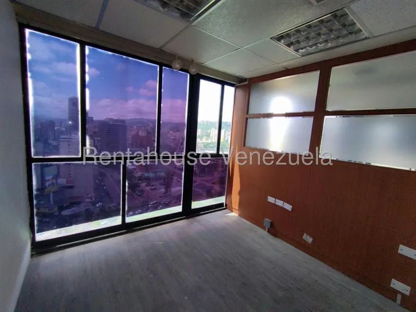 Local Comercial en Alquiler en Plaza Venezuela, Distrito Metropolitano - 6