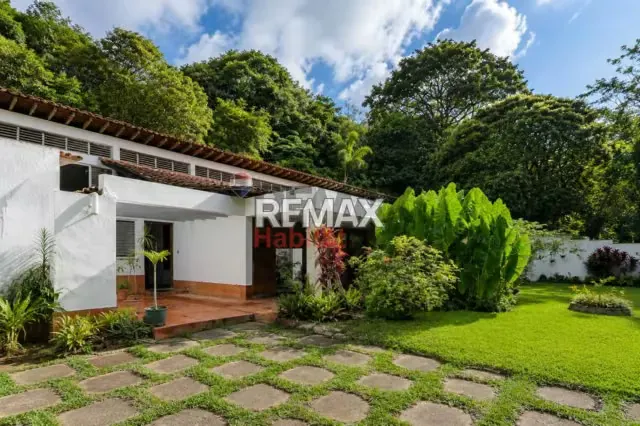 LOS CAMPITOS 3.000mts de terreno con CASA principal y TH adicional