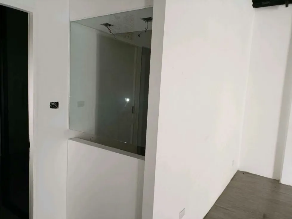 Se Alquila Local Comercial de 240 m2 nivel SD EN CC Santa Monica - 11