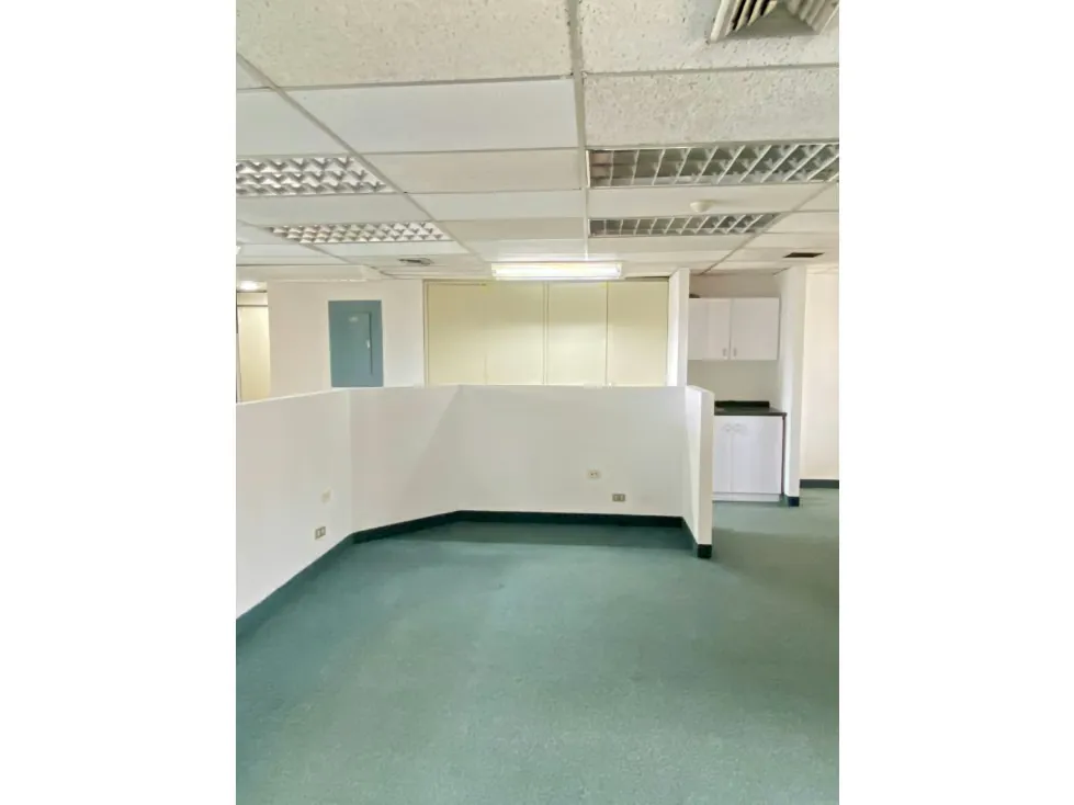 OFICINA EN ALQUILER 200 M2 - URB. ALTAMIRA - 2
