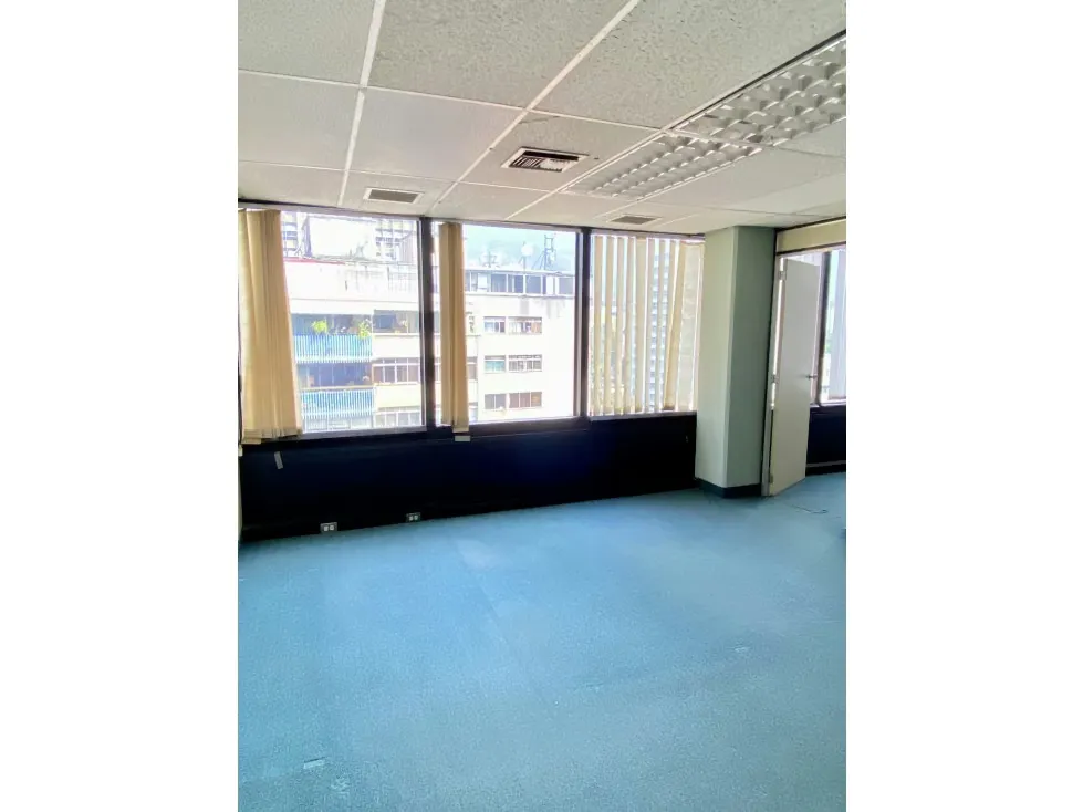 OFICINA EN ALQUILER 200 M2 - URB. ALTAMIRA - 6