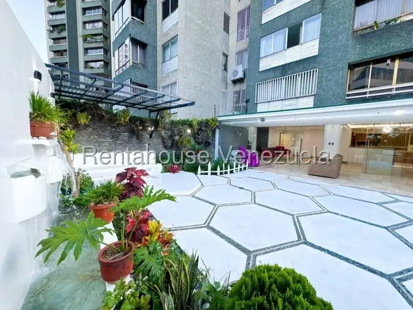 Apartamento (Planta Baja) en Alquiler en La Boyera, Distrito Metropolitano
