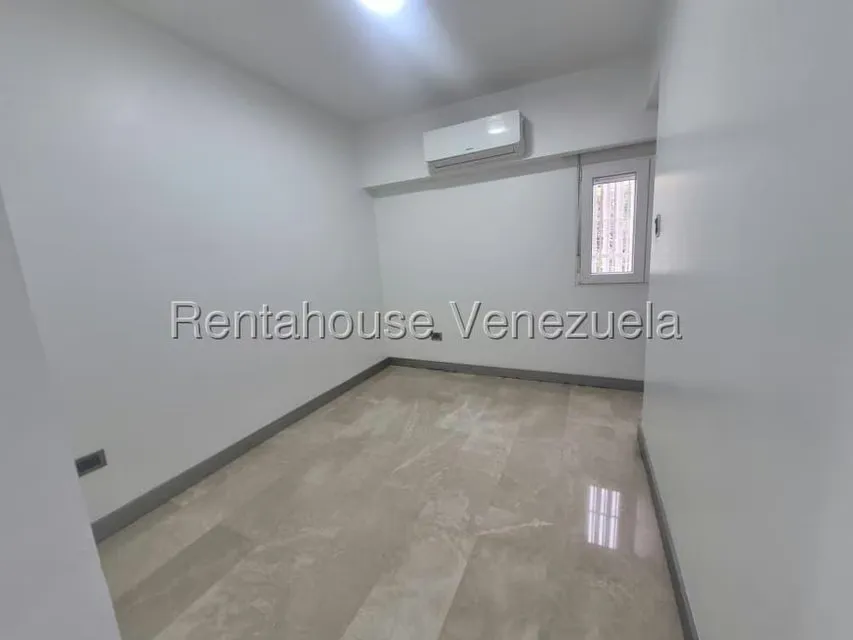 Apartamento (Planta Baja) en Alquiler en La Boyera, Distrito Metropolitano - 30