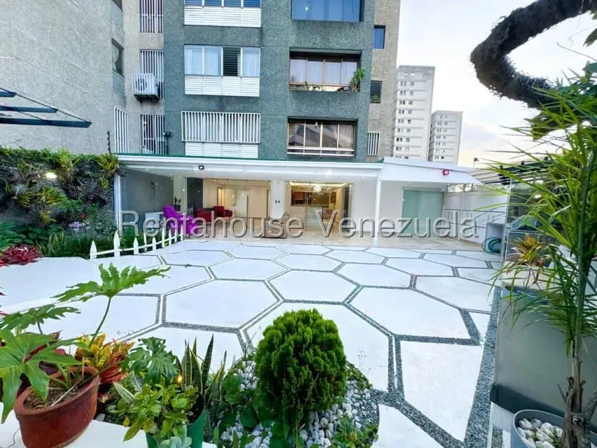Apartamento (Planta Baja) en Alquiler en La Boyera, Distrito Metropolitano - 4