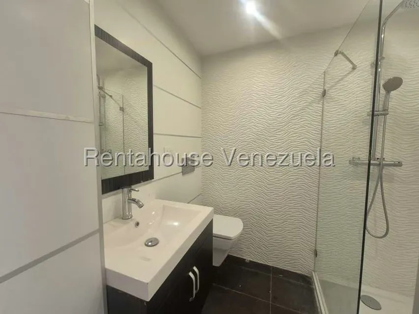 Apartamento (Planta Baja) en Alquiler en La Boyera, Distrito Metropolitano - 32