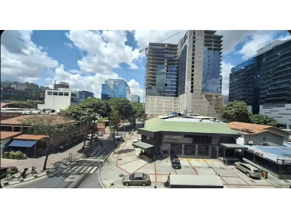 Vendo/alquilo oficina 517m2 Torre Luxor Las Mercedes 5034 - 2