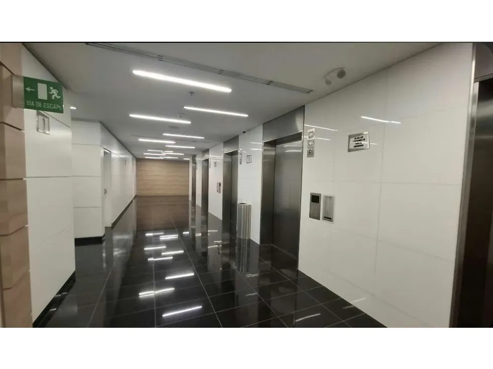 Vendo/alquilo oficina 517m2 Torre Luxor Las Mercedes 5034 - 3