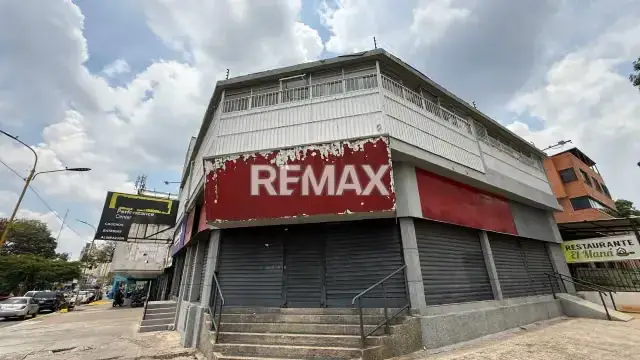 Alquiler propiedad comercial de esquina en la avenida bolivar norte