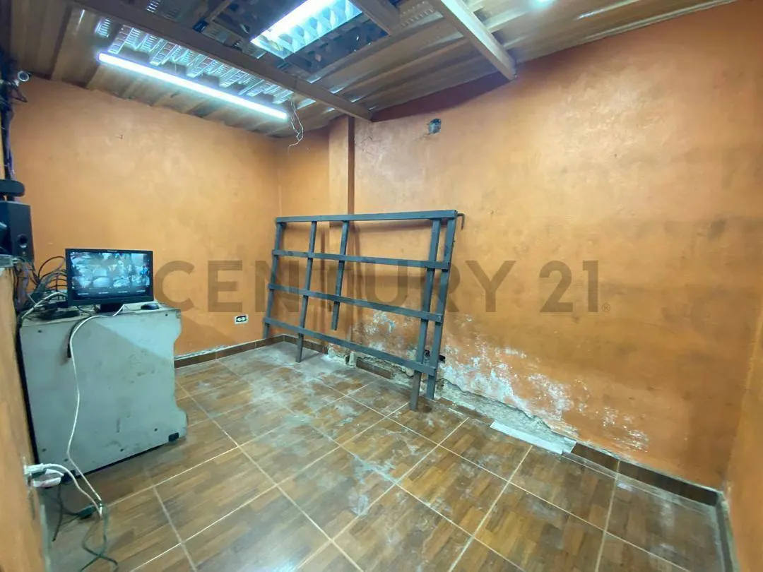 Galpón En Alquiler De 157 m² En Esquina Con Mezzanina Y Oficina – Los Rosales - 3