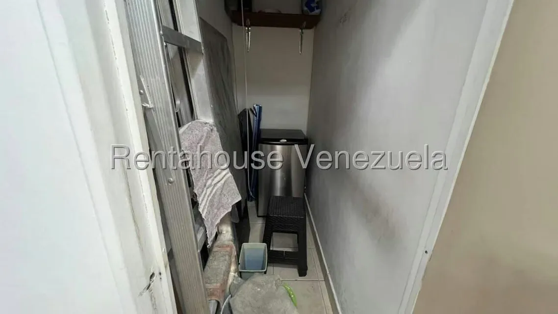 Oficina en Alquiler en Los Palos Grandes, Distrito Metropolitano - 12