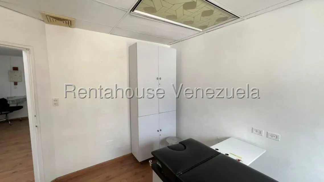 Oficina en Alquiler en Los Palos Grandes, Distrito Metropolitano - 16