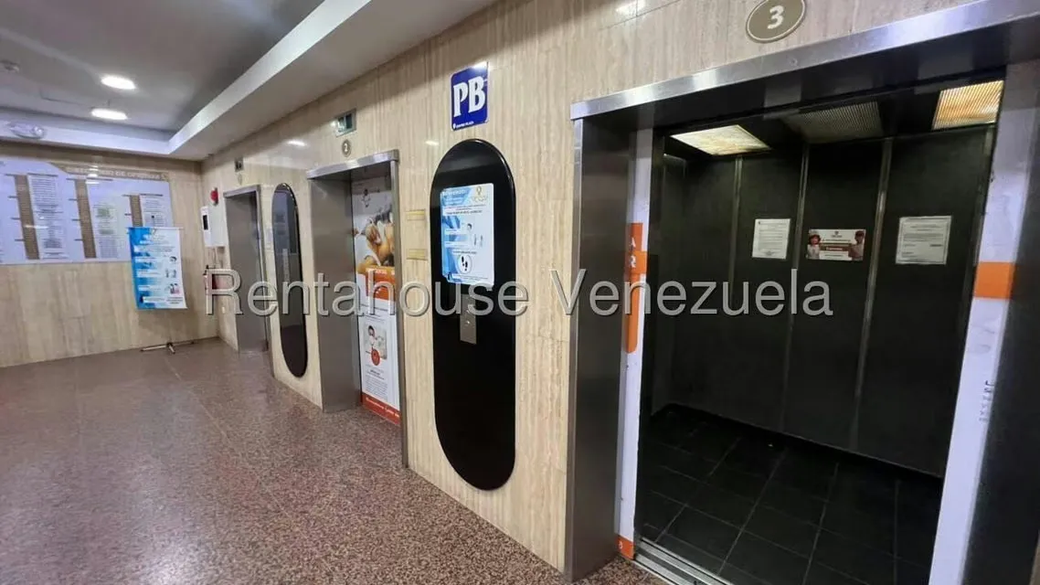Oficina en Alquiler en Los Palos Grandes, Distrito Metropolitano - 3