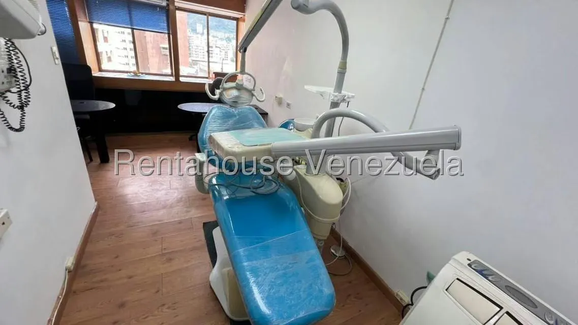 Oficina en Alquiler en Los Palos Grandes, Distrito Metropolitano - 21