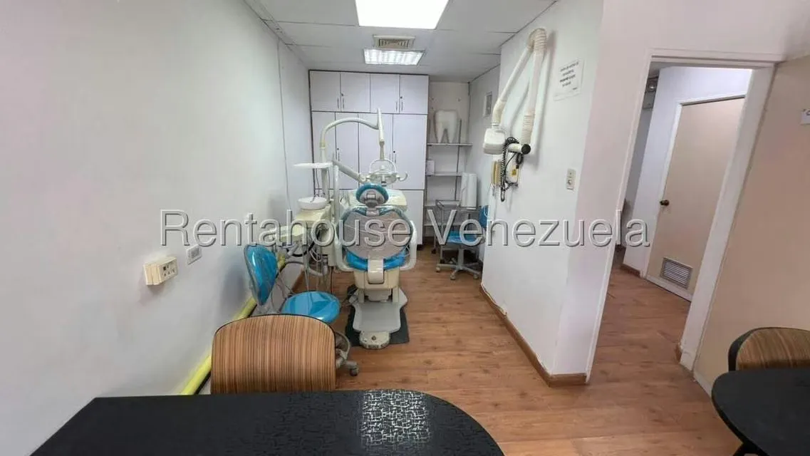Oficina en Alquiler en Los Palos Grandes, Distrito Metropolitano - 23